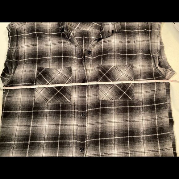 Gray Black Plaid Button Down Short Sleeve Womens Small Shirt Top Crème ModCloth - Picture 8 of 9